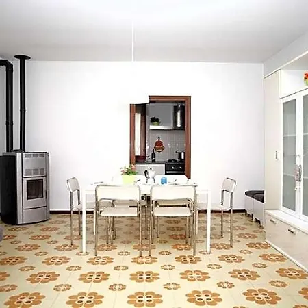 ホテル Idyllic With Private Fenced Garden *