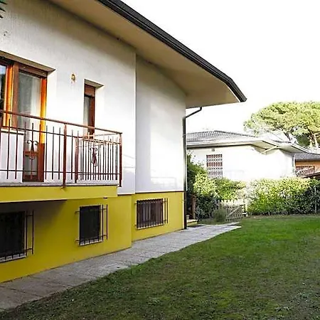 Ξενοδοχείο Idyllic With Private Fenced Garden *