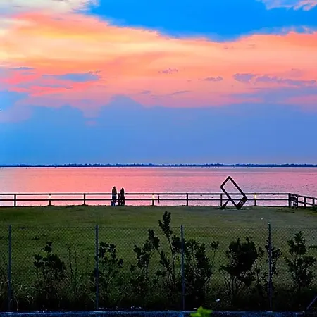 Ξενοδοχείο Idyllic With Private Fenced Garden